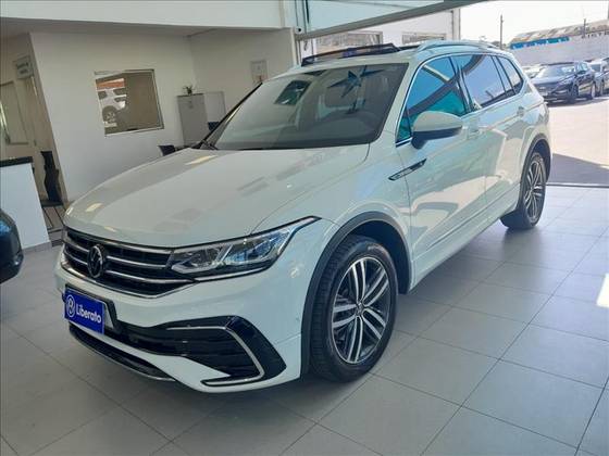 VOLKSWAGEN TIGUAN 2.0 300 TSI GASOLINA ALLSPACE R-LINE AUTOMÁTICO VOLKSWAGEN TIGUAN 2.0 300 TSI GASOLINA ALLSPACE R-LINE AUTOMÁTICO